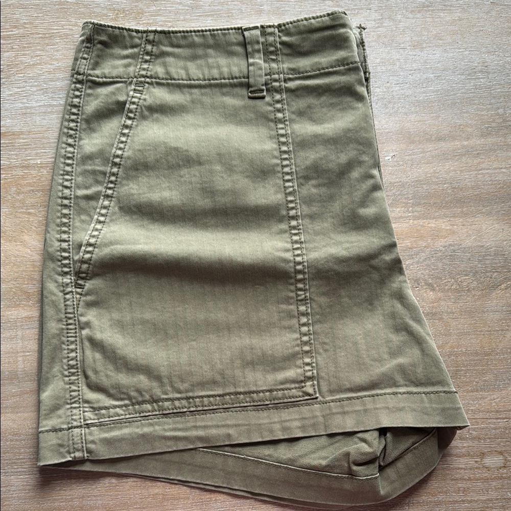 Gap Olive Green 3” Shorts with Subtle Stripe Detail